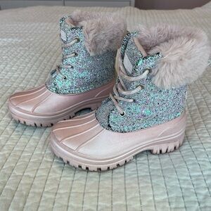Glitter pink duck boots with fur